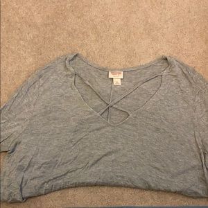 Cute basic tee with some neck details